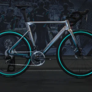 Mercedes-AMG PETRONAS F1® Team V11 Road Edition